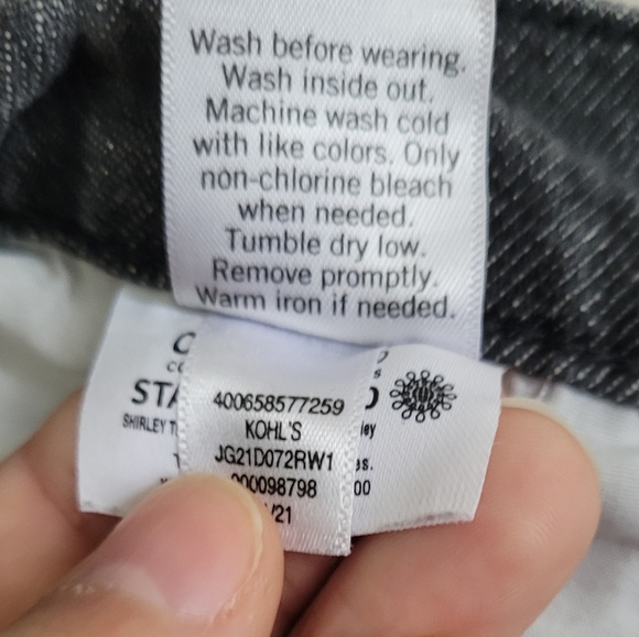 SO Brand Juniors Dark Grey High Rise Distressed Cuffed Mom Short - Picture 9 of 9